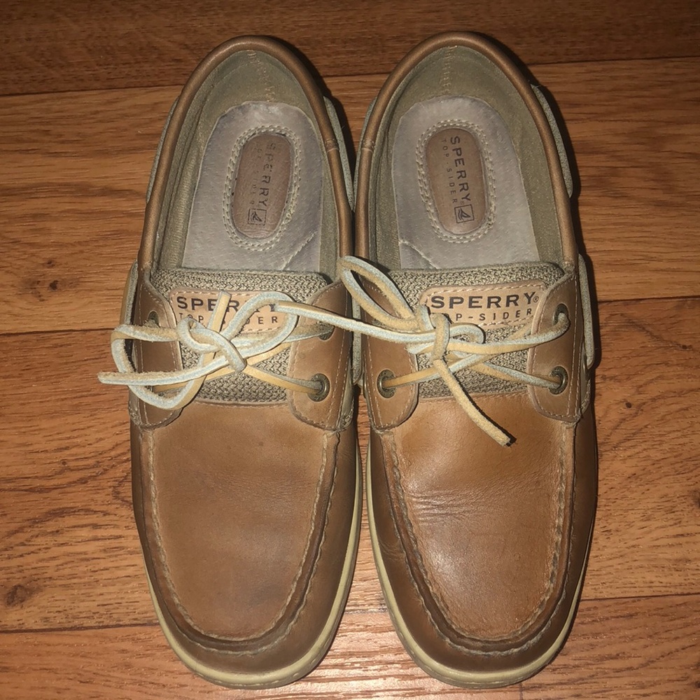 Tan sperry
